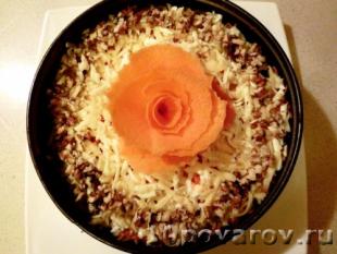 Салат "Любовница" с орехами и изюмом